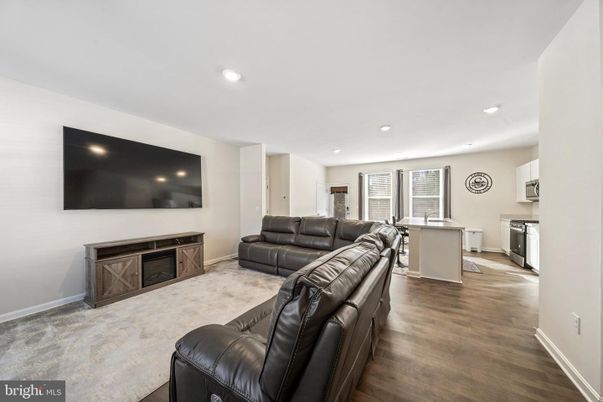 Interior, Kitchen, Living room, Recessed Lighting, Wood Texture Flooring