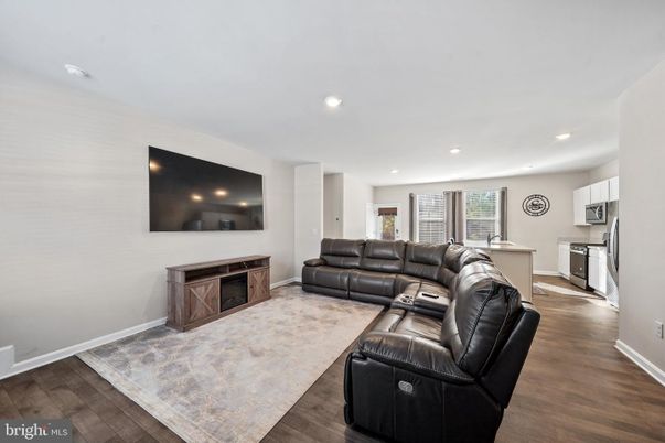 Interior, Kitchen, Living room, Recessed Lighting, Wood Texture Flooring