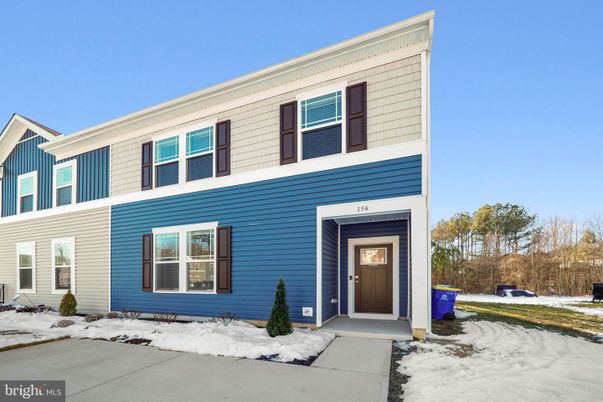 Exterior, Facade, Rowhouse