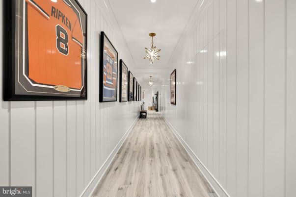 Interior, Pendant Lights, Recessed Lighting, Wood Texture Flooring