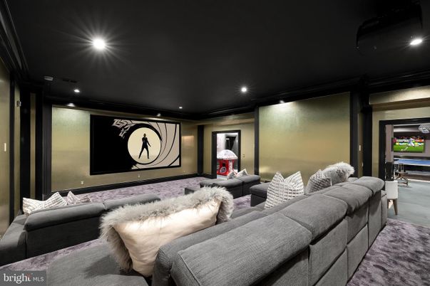 Interior, Projection Screen, Recessed Lighting, Theatre Room