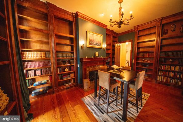 Chandelier, Dining room, Fireplace, Interior, Wood Texture Flooring