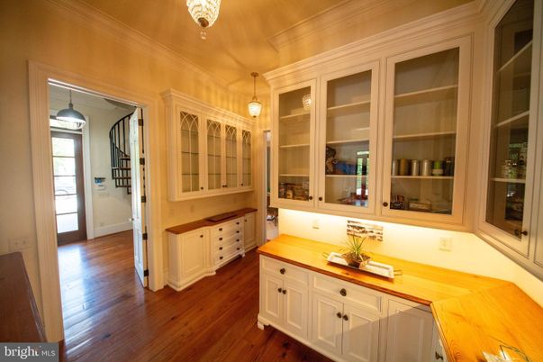 Interior, Pendant Lights, Wood Texture Flooring
