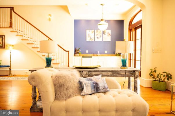 Interior, Pendant Lights, Wood Texture Flooring