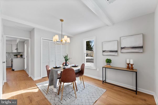 Chandelier, Dining room, Interior, Kitchen, Wood Texture Flooring