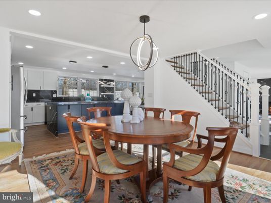 Dining room, Interior, Kitchen, Pendant Lights, Recessed Lighting, Wood Texture Flooring