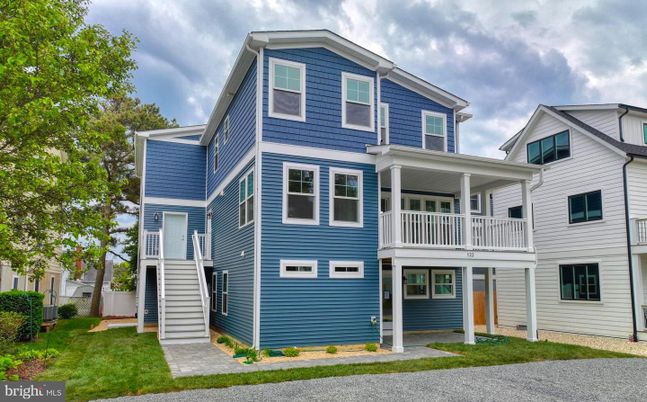 Exterior, Facade, Rowhouse