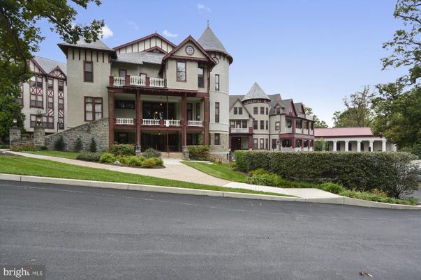 Exterior, Facade, Queen Anne Victorian