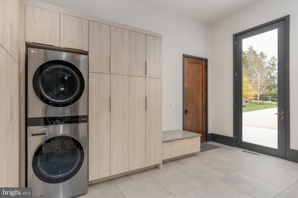 Interior, Utility Closets, Washer