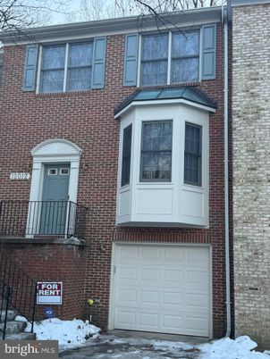 Attached, Exterior, Facade, Brick Facade, Rowhouse
