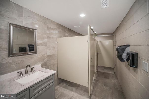 Bathroom, Interior, Recessed Lighting, Wood Texture Flooring