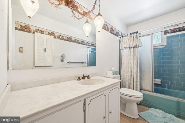 Bathroom, Interior, Pendant Lights