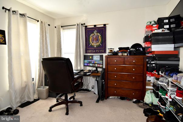 Home Office, Interior
