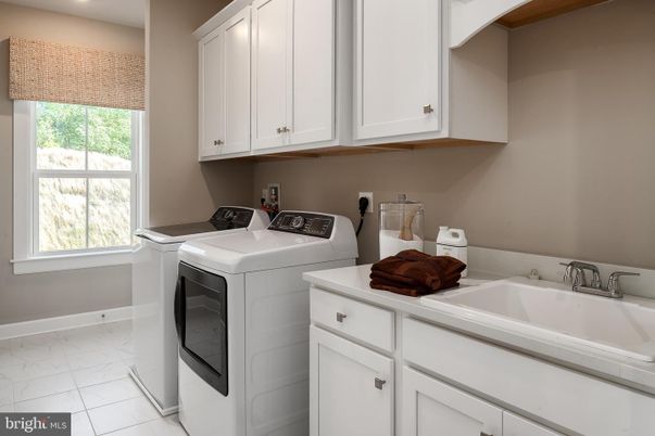 Interior, Marble, Recessed Lighting, Washer