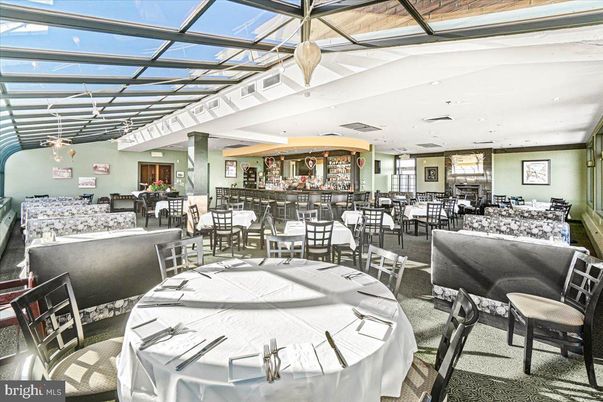 Dining room, Glass Ceilings, Interior, Pendant Lights, Recessed Lighting, Sun Room