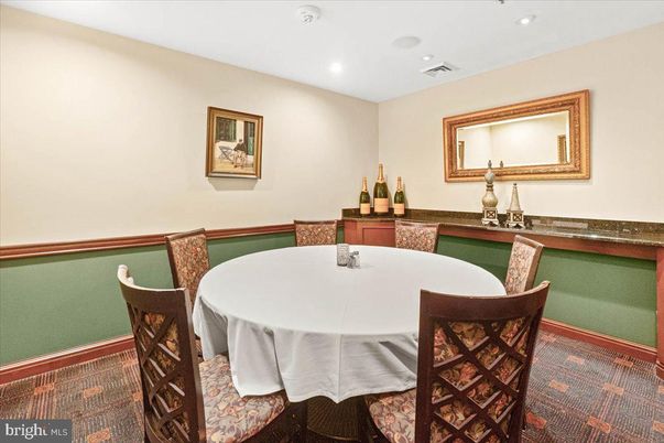 Dining room, Interior, Recessed Lighting