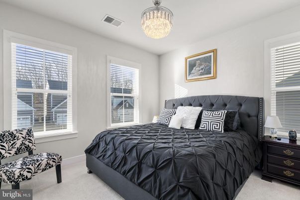 Bedroom, Chandelier, Interior, Pendant Lights