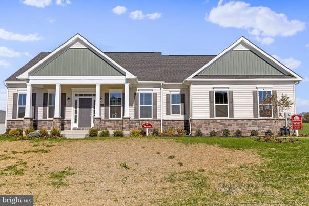 Exterior, Facade, Ranch