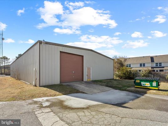 Detached Garage, Exterior