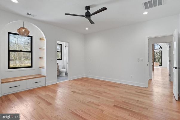 Bathroom, Empty room, Interior, Pendant Lights, Recessed Lighting, Wood Texture Flooring