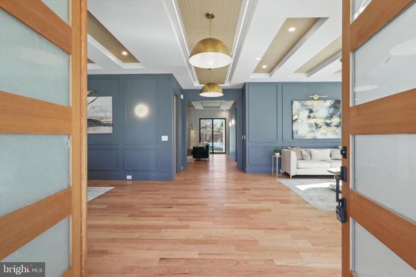 Interior, Pendant Lights, Recessed Lighting, Wood Texture Flooring