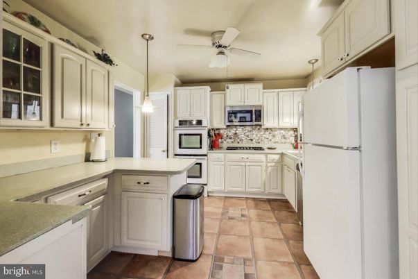Interior, Kitchen, Pendant Lights, Stainless Steel Appliances
