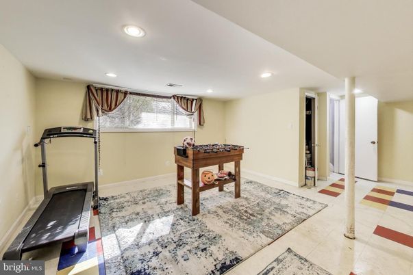 Fitness Equipment, Game Room, Interior, Recessed Lighting