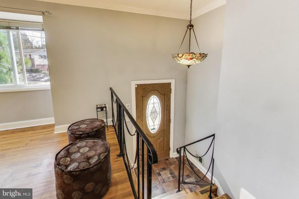 Interior, Pendant Lights, Wood Texture Flooring