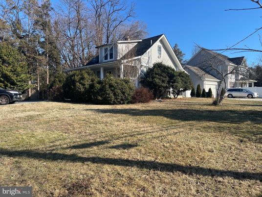 Backyard, Exterior, Facade, Cape Cod