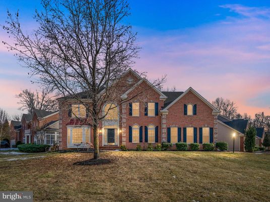 Backyard, Exterior, Facade, Brick Facade, Brick Traditional