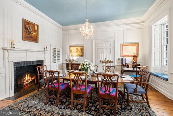 Chandelier, Dining room, Fireplace, Interior, Wood Texture Flooring