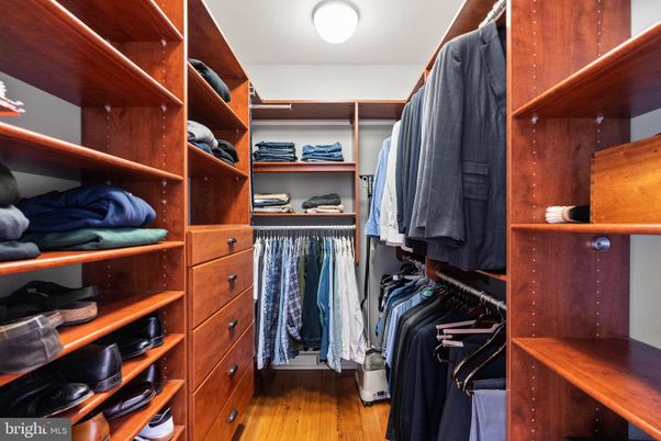 Interior, Walk-in Closets, Wood Texture Flooring