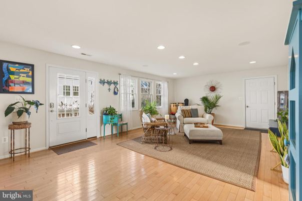 Dining room, Interior, Living room, Recessed Lighting, Wood Texture Flooring