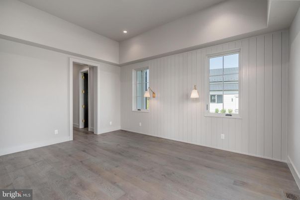 Empty room, Interior, Pendant Lights, Recessed Lighting, Wood Texture Flooring