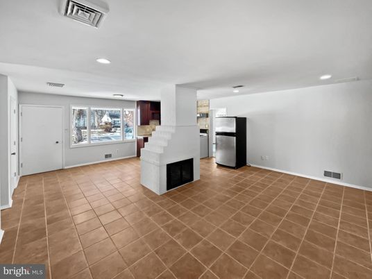 Empty room, Fireplace, Interior, Kitchen, Recessed Lighting