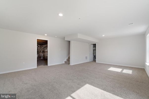 Empty room, Interior, Recessed Lighting