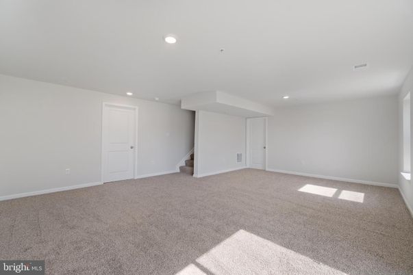 Empty room, Interior, Recessed Lighting