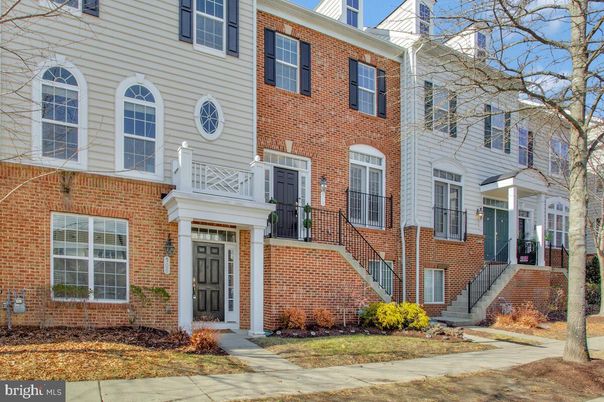 Exterior, Facade, Brick Facade, Rowhouse