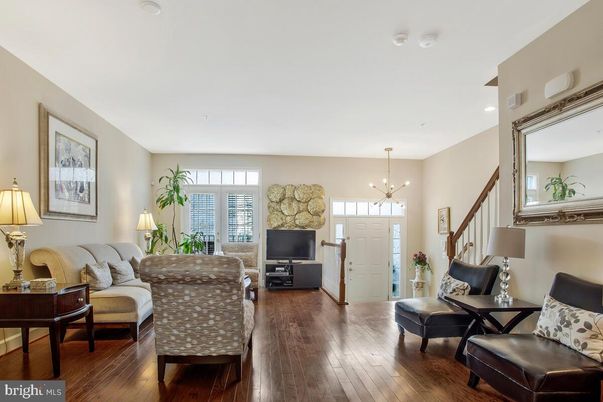Interior, Living room, Pendant Lights, Recessed Lighting, Wood Texture Flooring