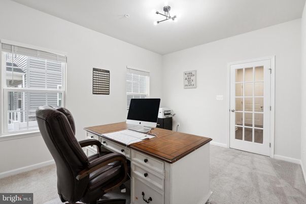 Home Office, Interior