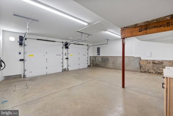 Garage, Interior