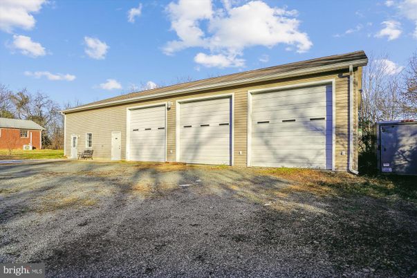 Detached Garage, Exterior