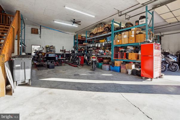 Garage, Interior