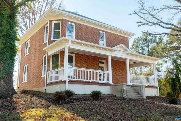 Exterior, Facade, Brick Facade, American Foursquare