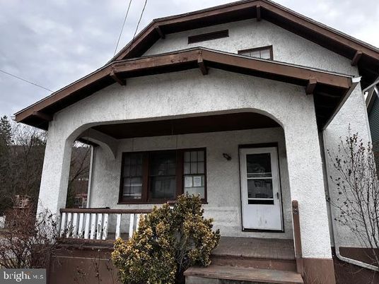 Exterior, Facade, None