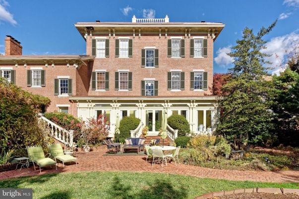 Exterior, Facade, Brick Facade, Georgian