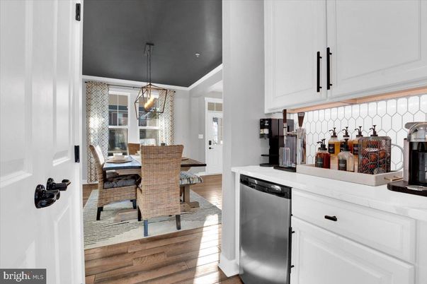 Dining room, Interior, Kitchen, Pendant Lights, Wood Texture Flooring