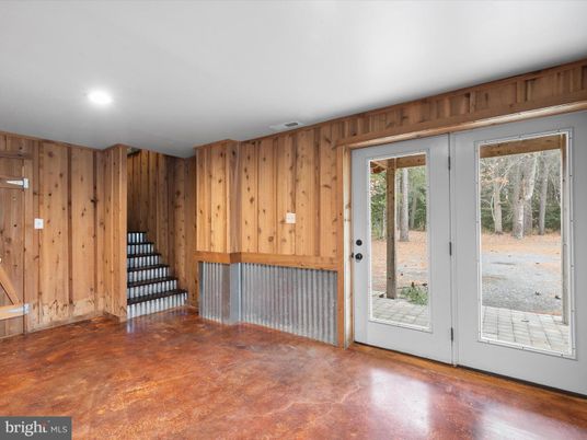 Empty room, Interior, Recessed Lighting, Wooden Walls