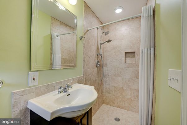 Bathroom, Interior, Recessed Lighting
