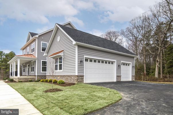 Attached, Exterior, Facade, Farmhouse